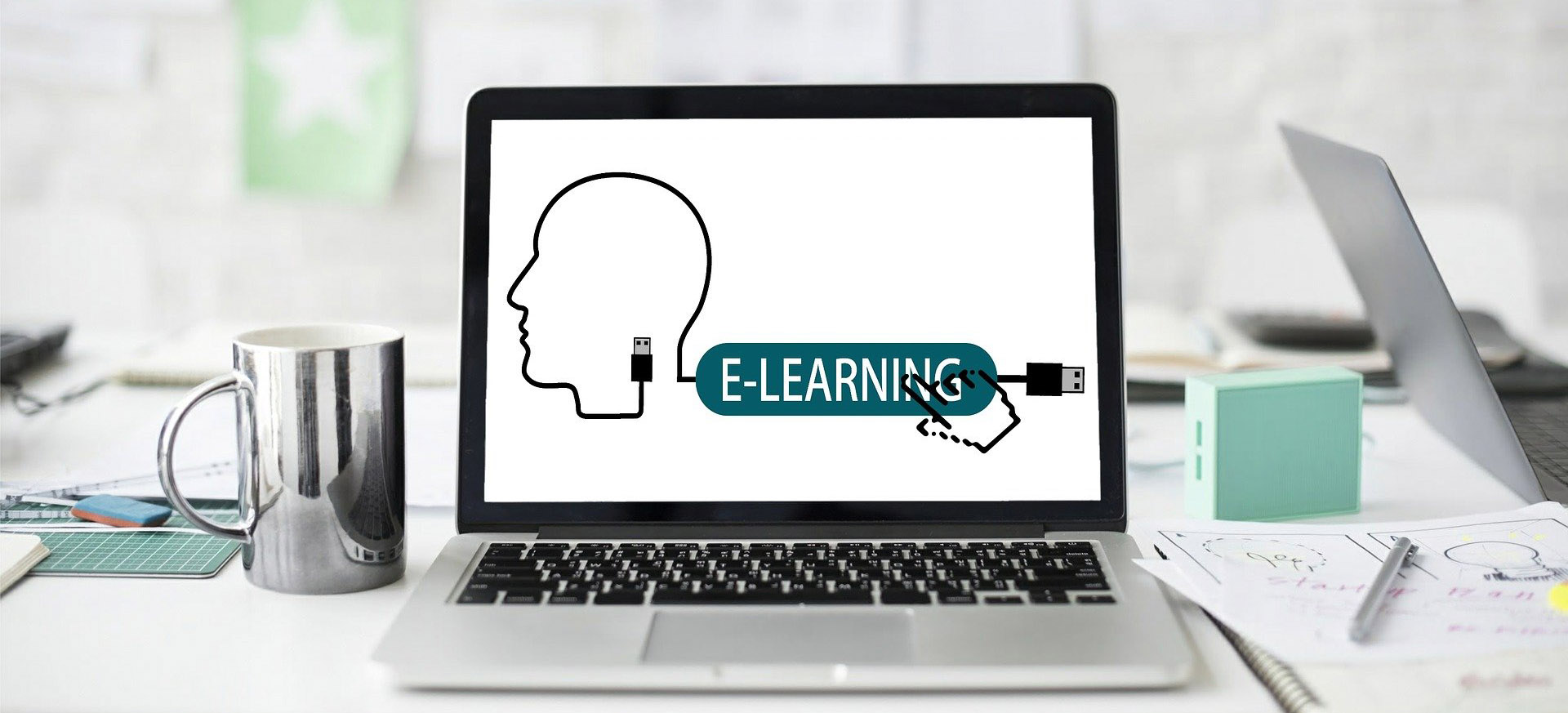 e-learning logo monitor